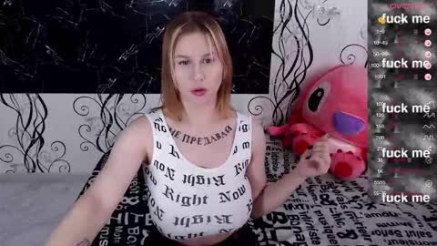 Snapshot of royangela chatting on 8, 10, 2025 angela online show from 8, 10, 2025