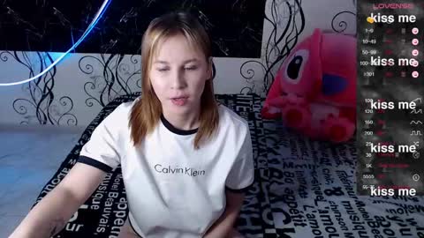 Snapshot of royangela chatting on 13, 10, 2025 angela online show from 13, 10, 2025
