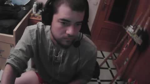 Snapshot of royer04 chatting on 12, 10, 2025 royer04 online show from 12, 10, 2025