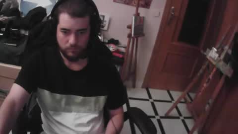 Snapshot of royer04 chatting on 23, 10, 2025 royer04 online show from 23, 10, 2025