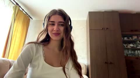 Mia online show from 24, 7, 2026