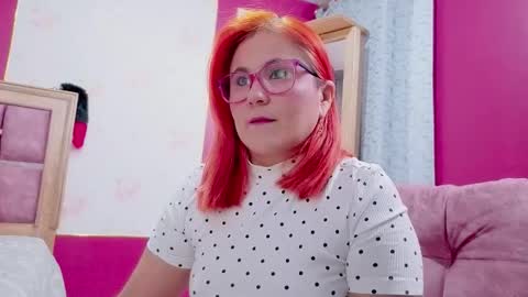 RubiQueens online show from 2, 2, 2026