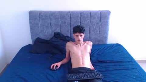 Snapshot of ruby__redd chatting on 6, 4, 2026 Ruby and Vanie online show from 6, 4, 2026