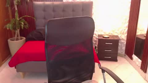 ruby_your_milf online show from 28, 5, 2026