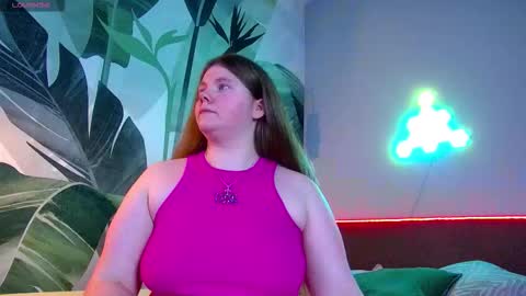 Snapshot of rubyvalen chatting on 17, 11, 2025 Ruby online show from 17, 11, 2025