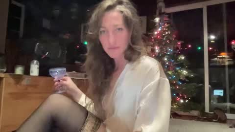 Snapshot of rubywavesback chatting on 28, 11, 2025 rubywavesback online show from 28, 11, 2025