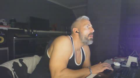 Chico que rico Caliente online show from 6, 1, 2025