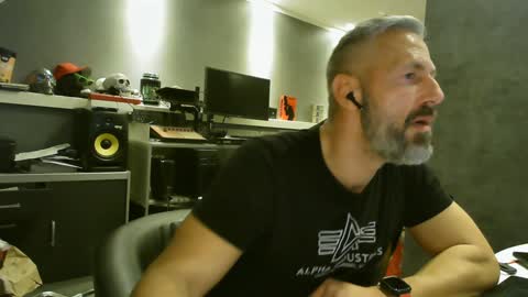 Chico que rico Caliente online show from 8, 1, 2025