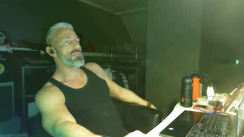 Snapshot of ruffi77 chatting on 20, 2, 2026 Chico que rico Caliente online show from 20, 2, 2026