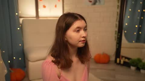 Snapshot of ruminelle chatting on 19, 12, 2025 Lilith online show from 19, 12, 2025