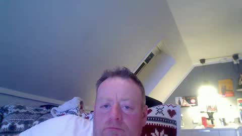 Snapshot of runepetter chatting on 18, 2, 2025 bignorwegian online show from 18, 2, 2025