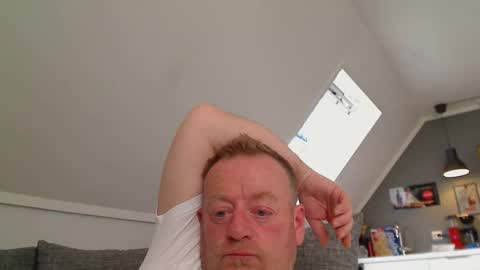 Snapshot of runepetter chatting on 14, 9, 2025 bignorwegian online show from 14, 9, 2025