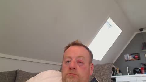 Snapshot of runepetter chatting on 13, 10, 2025 bignorwegian online show from 13, 10, 2025