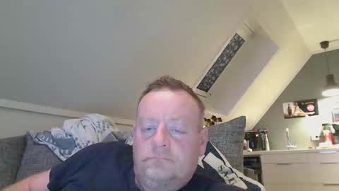 Snapshot of runepetter chatting on 12, 11, 2025 bignorwegian online show from 12, 11, 2025