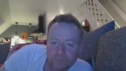Snapshot of runepetter chatting on 18, 12, 2025 bignorwegian online show from 18, 12, 2025