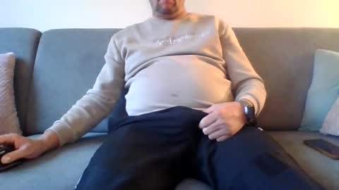 Snapshot of runner_1978 chatting on 1, 12, 2025 runner_1978 online show from 1, 12, 2025