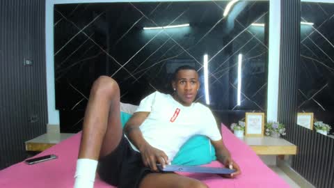 Snapshot of runnyx_09 chatting on 24, 9, 2025 Runnix online show from 24, 9, 2025