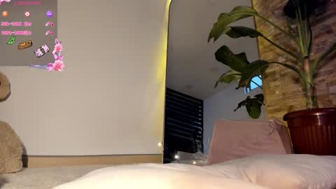 Lorenn online show from 8, 1, 2025