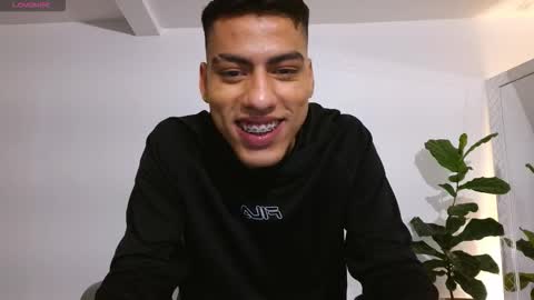  R U S S E L L  online show from 13, 11, 2025