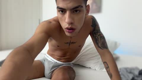  R U S S E L L  online show from 29, 11, 2025