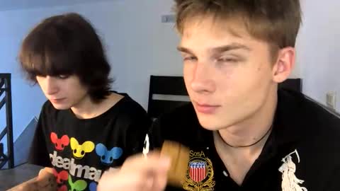 2 brothers Adam and Alex online show from 23, 9, 2025