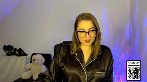 Snapshot of ruthless_111 chatting on 13, 12, 2025 Nika online show from 13, 12, 2025