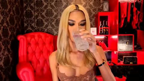 Ruth Evangelista online show from 23, 11, 2025