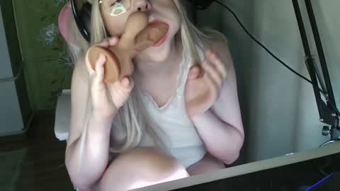 Tanyushka online show from 28, 1, 2025