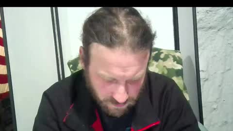 Snapshot of rwb1982 chatting on 14, 12, 2025 rwb1982 online show from 14, 12, 2025