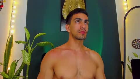 Snapshot of ryan_doyle chatting on 12, 9, 2025 Ryan independent model online show from 12, 9, 2025