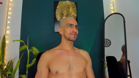 Snapshot of ryan_doyle chatting on 23, 9, 2025 Ryan independent model online show from 23, 9, 2025