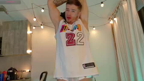 Snapshot of ryann_blue_ chatting on 12, 9, 2025 Ryan Blue ig ryannblue online show from 12, 9, 2025