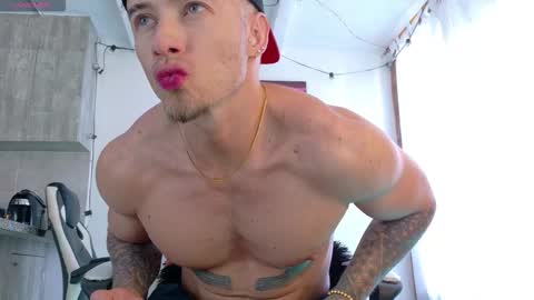 Snapshot of ryann_blue_ chatting on 14, 9, 2025 Ryan Blue ig ryannblue online show from 14, 9, 2025