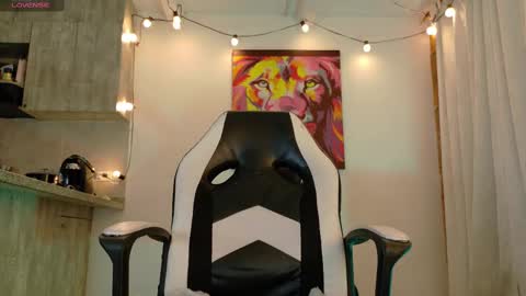 Snapshot of ryann_blue_ chatting on 29, 9, 2025 Ryan Blue ig ryannblue online show from 29, 9, 2025