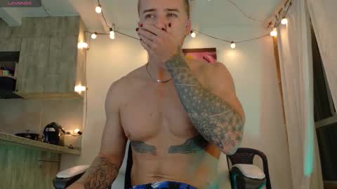 Snapshot of ryann_blue_ chatting on 7, 10, 2025 Ryan Blue ig ryannblue online show from 7, 10, 2025