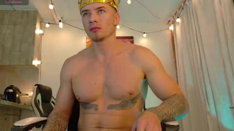 Snapshot of ryann_blue_ chatting on 8, 10, 2025 Ryan Blue ig ryannblue online show from 8, 10, 2025