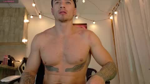 Snapshot of ryann_blue_ chatting on 10, 10, 2025 Ryan Blue ig ryannblue online show from 10, 10, 2025