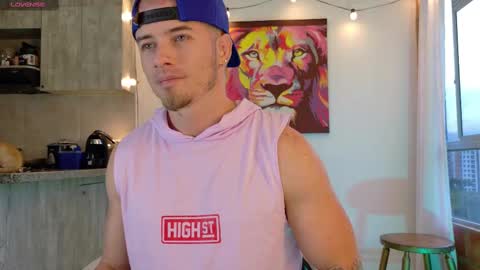 Snapshot of ryann_blue_ chatting on 18, 10, 2025 Ryan Blue ig ryannblue online show from 18, 10, 2025