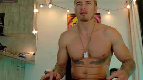 Snapshot of ryann_blue_ chatting on 28, 10, 2025 Ryan Blue ig ryannblue online show from 28, 10, 2025