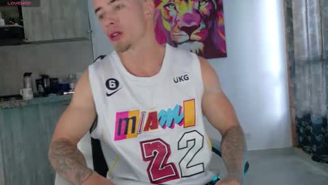 Snapshot of ryann_blue_ chatting on 14, 12, 2025 Ryan Blue ig ryannblue online show from 14, 12, 2025