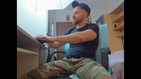 Snapshot of ryanstone_ chatting on 5, 11, 2025 Ryanstone online show from 5, 11, 2025