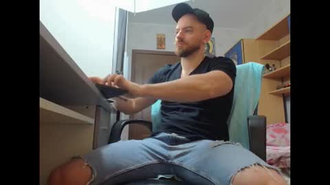 Snapshot of ryanstone_ chatting on 19, 12, 2025 Ryanstone online show from 19, 12, 2025