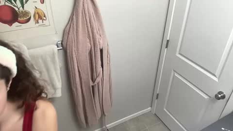 Snapshot of rylanxoxo chatting on 4, 12, 2025 rylanxoxo online show from 4, 12, 2025