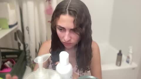 Snapshot of rylanxoxo chatting on 15, 12, 2025 rylanxoxo online show from 15, 12, 2025