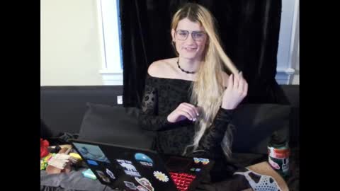 Snapshot of ryn_michele chatting on 18, 12, 2024 Ryn Michele online show from 18, 12, 2024