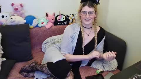 Snapshot of ryn_michele chatting on 12, 1, 2025 Ryn Michele online show from 12, 1, 2025