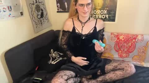 Snapshot of ryn_michele chatting on 14, 2, 2025 Ryn Michele online show from 14, 2, 2025