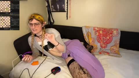 Snapshot of ryn_michele chatting on 1, 3, 2025 Ryn Michele online show from 1, 3, 2025
