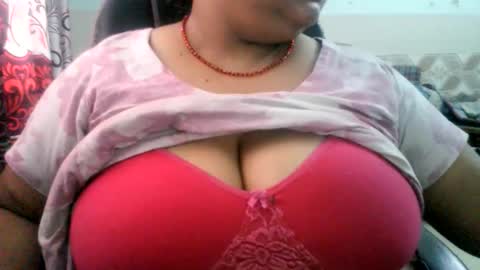 Snapshot of s03286 chatting on 21, 5, 2026 HotLovers online show from 21, 5, 2026