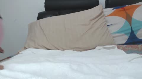 Snapshot of saaramiller_ chatting on 27, 1, 2025 saaramiller online show from 27, 1, 2025